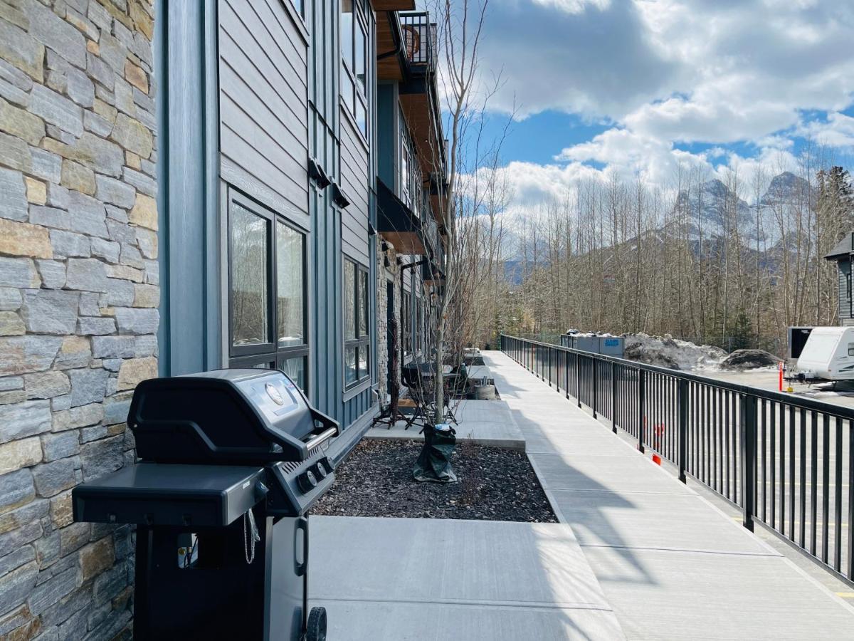 Joes Brand New 2 King Bedrooms Townhome In Canmore Exterior photo